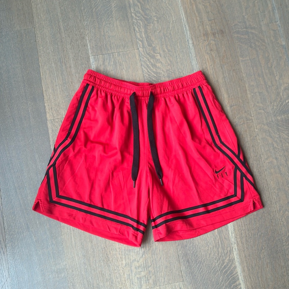 Nike Women’s Fly Crossover Basketball Shorts